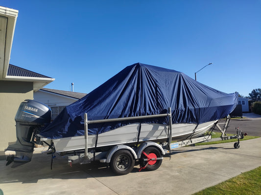 Cover for a 6.8m McLay.
